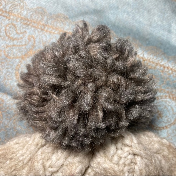 Fratelli Talli Made in Italy Pom Pom Winter Knitted Hat Beanie - Picture 3 of 5